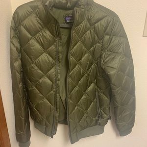 Green Patagonia puffer!